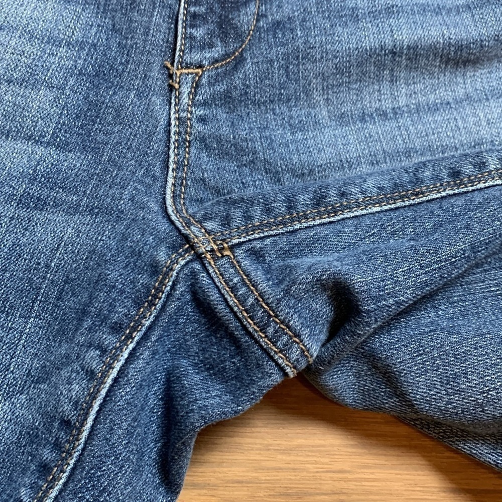 LOFT Distressed Boyfriend Medium Wash Cuffed Denim Jean Shorts Women’s 4 - Picture 8 of 15